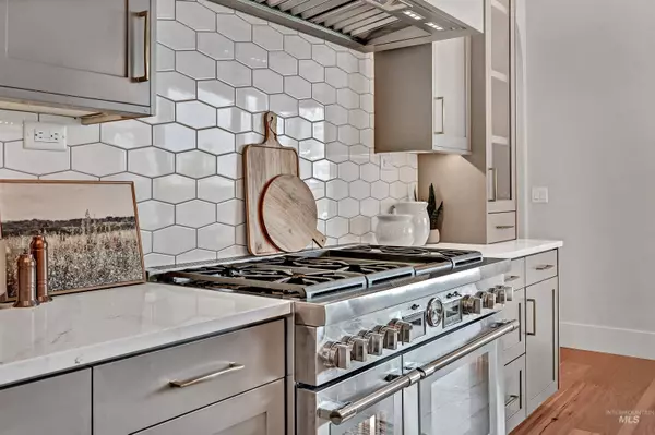 11389 N 17th Way, Boise, ID 83714