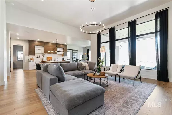 11500 N 17th Way, Boise, ID 83714