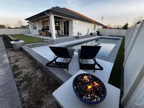 4551 S Lava Springs Loop, Nampa, ID 83686