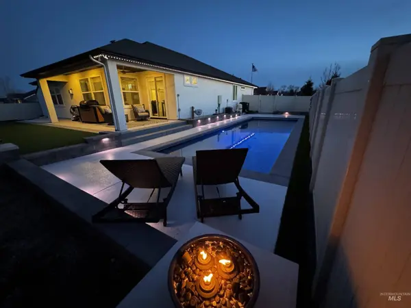 4551 S Lava Springs Loop, Nampa, ID 83686