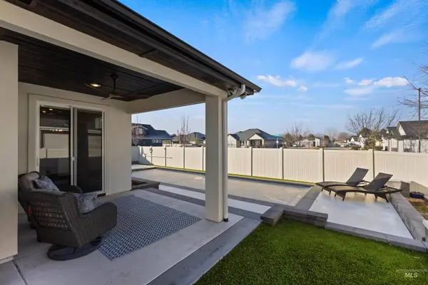 4551 S Lava Springs Loop, Nampa, ID 83686