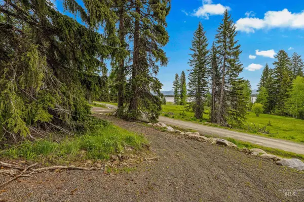 2267 Franks Road, Donnelly, ID 83615