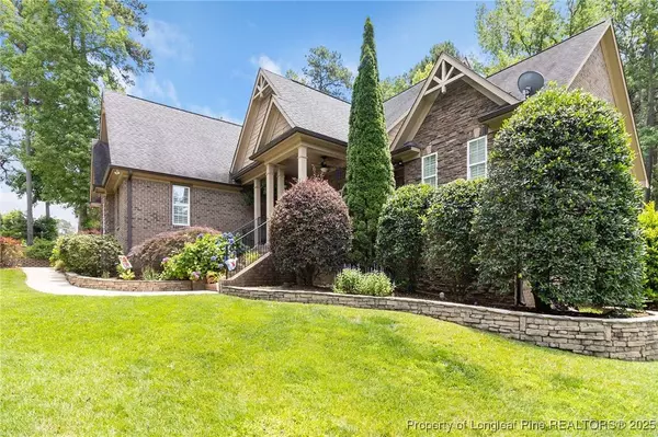 3027 Carrington LN, Sanford, NC 27330