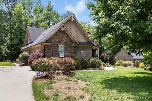 3027 Carrington LN, Sanford, NC 27330