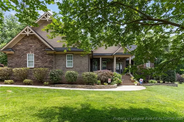 3027 Carrington LN, Sanford, NC 27330