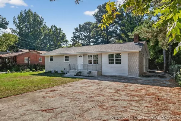 835 Dwain DR, Fayetteville, NC 28305