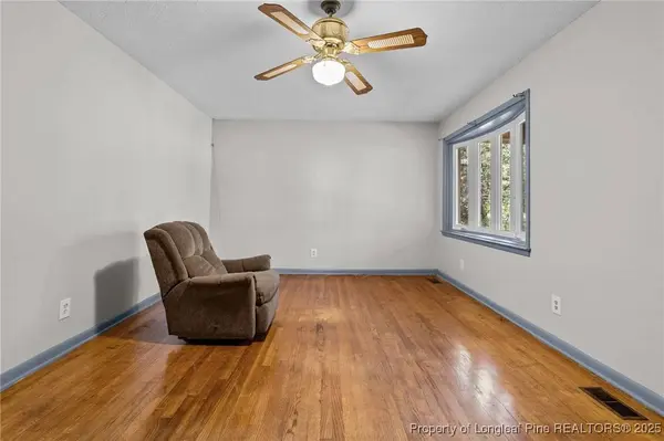 406 Mundy ST, Maxton, NC 28364