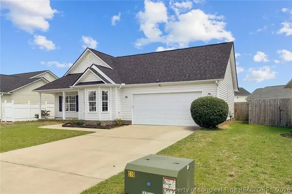 1424 Avoncroft DR, Fayetteville, NC 28306