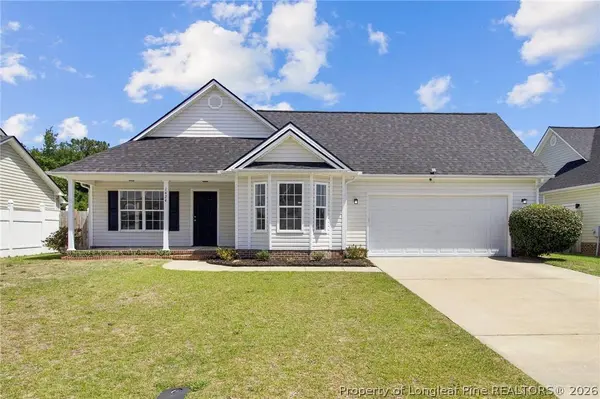 1424 Avoncroft DR, Fayetteville, NC 28306