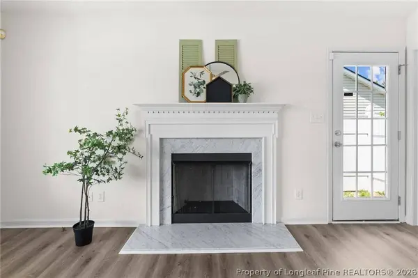 1424 Avoncroft DR, Fayetteville, NC 28306