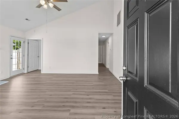 1424 Avoncroft DR, Fayetteville, NC 28306