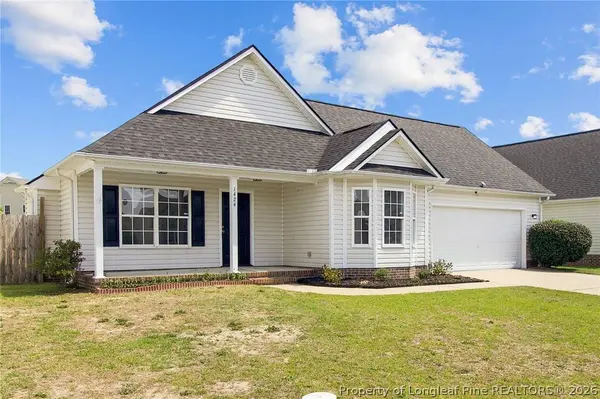 1424 Avoncroft DR, Fayetteville, NC 28306
