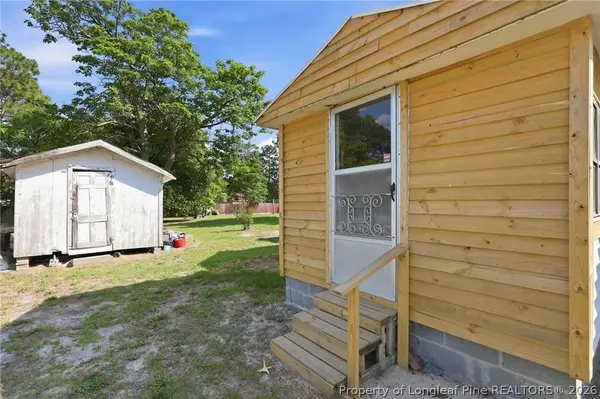 416 / 420 Wakefield DR, Hope Mills, NC 28348