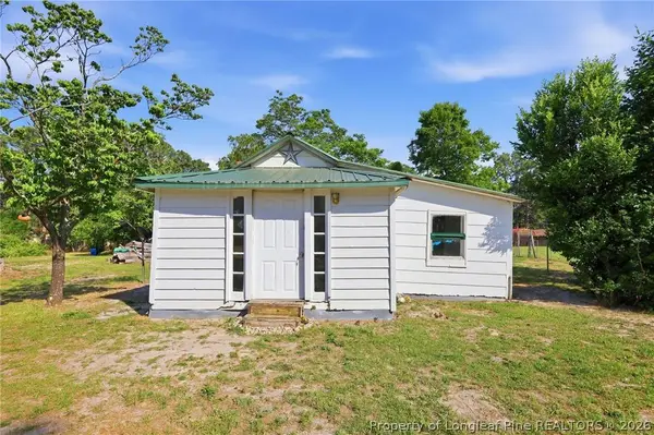 416 / 420 Wakefield DR, Hope Mills, NC 28348