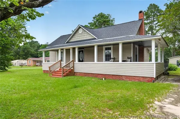 423 E Edinborough AVE, Raeford, NC 28376