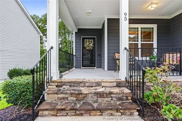 95 Valley Brook LN, Spring Lake, NC 28390
