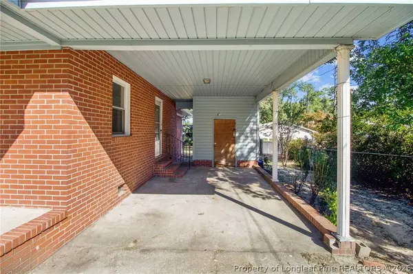 521 Longview DR, Fayetteville, NC 28311