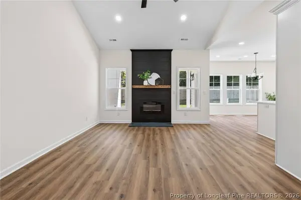 5651 Wiggins DR, Fayetteville, NC 28306