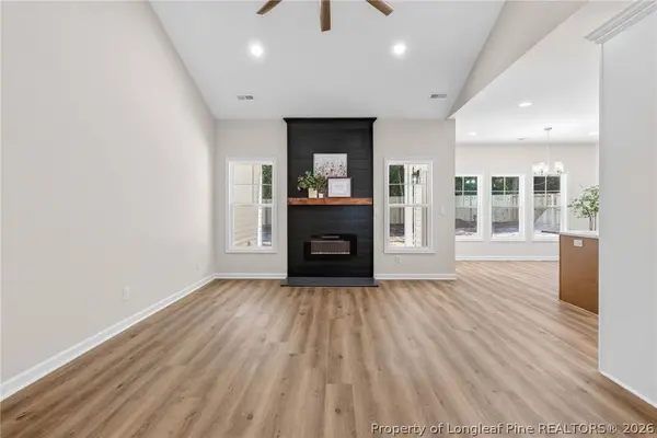 5671 Wiggins DR, Fayetteville, NC 28306