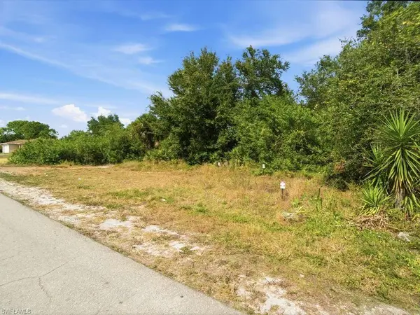 2910 51st ST SW, Lehigh Acres, FL 33976