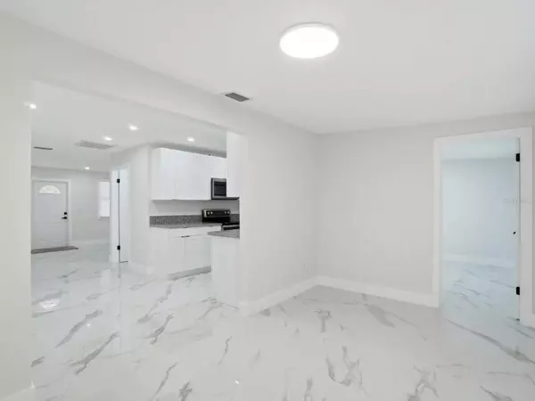 390 HAZEL CIR, Punta Gorda, FL 33982