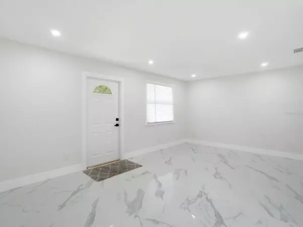 390 HAZEL CIR, Punta Gorda, FL 33982