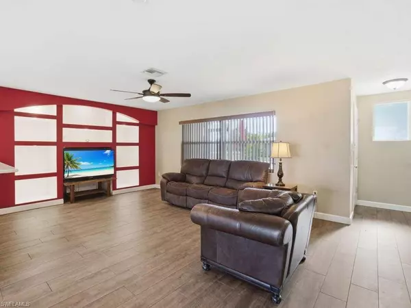 2261 Ivy AVE, Fort Myers, FL 33907