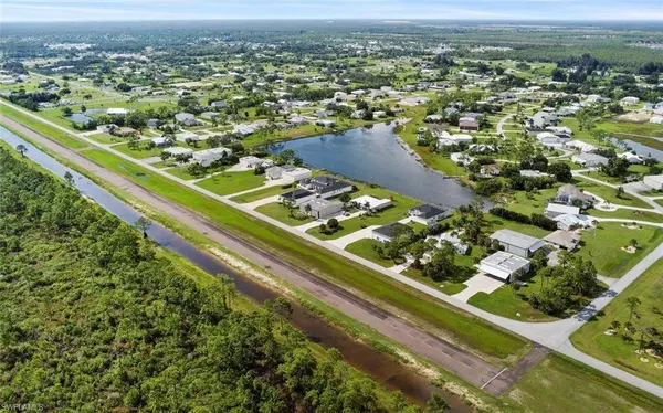 18683 Baseleg AVE, North Fort Myers, FL 33917