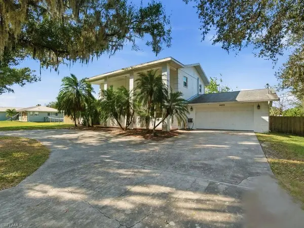 4920 Shady River LN, Fort Myers, FL 33905
