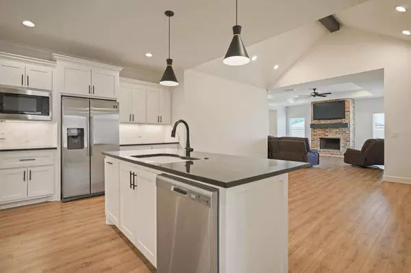 Cowboy Lane, Wolfforth, TX 79382