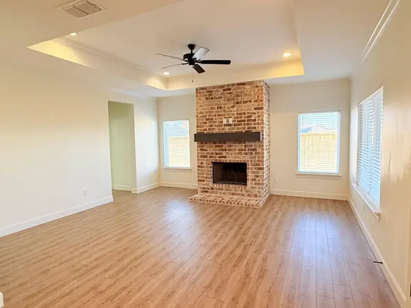 322 Cowboy Lane, Wolfforth, TX 79382
