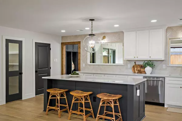 7321 Bluefield Drive, Dallas, TX 75248