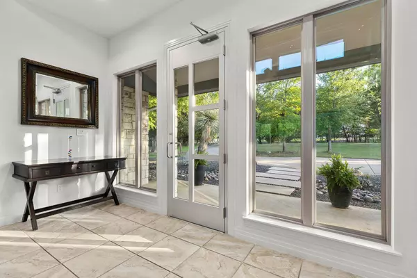 601 Golden Oaks RD, Georgetown, TX 78628