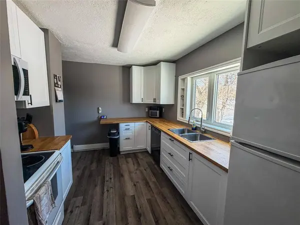 63 Main ST, Lundar, MB R0C 1Y0