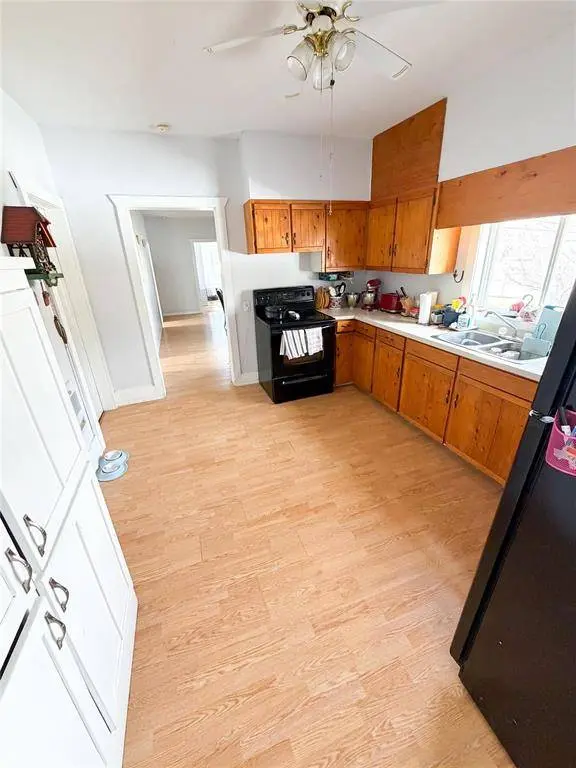 87 first AVE, Lundar, MB R0C 1Y0