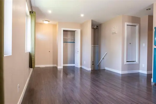 484 Aberdeen AVE, Winnipeg, MB R2W 1W1