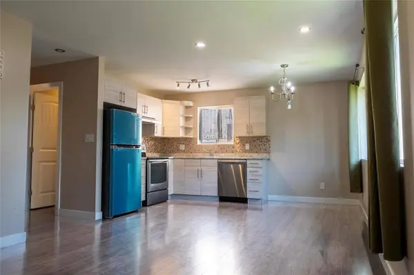 484 Aberdeen AVE, Winnipeg, MB R2W 1W1