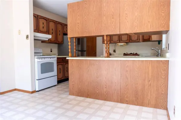 100239 6 HWY, Oak Point, MB R0C 2J0