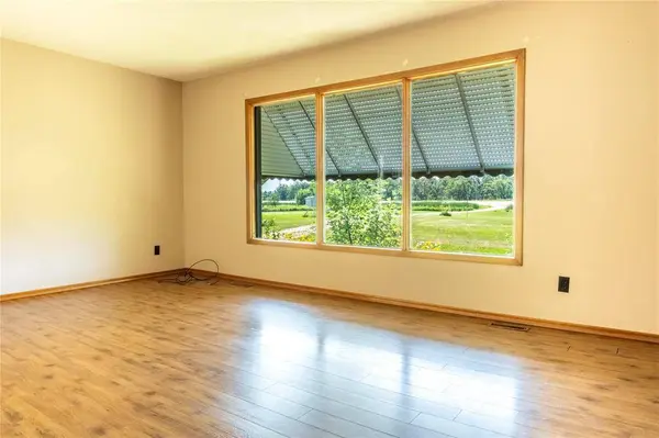 100239 6 HWY, Oak Point, MB R0C 2J0