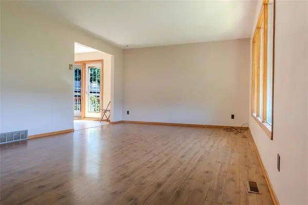 100239 6 HWY, Oak Point, MB R0C 2J0