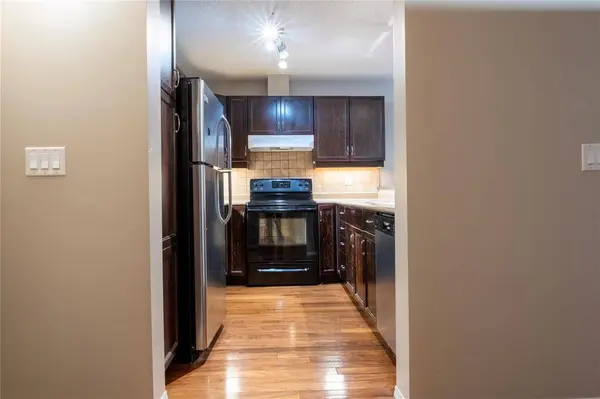 240 Fairhaven RD, Winnipeg, MB R3P 0Z1