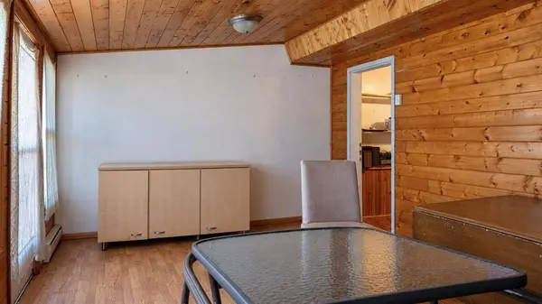 112099 6 HWY, Lundar, MB R0C 1Y0