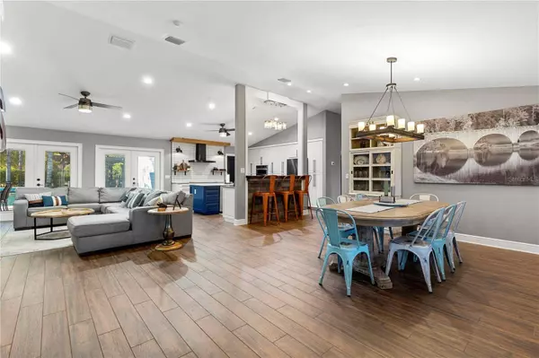 1013 NEWBERGER RD, Lutz, FL 33549