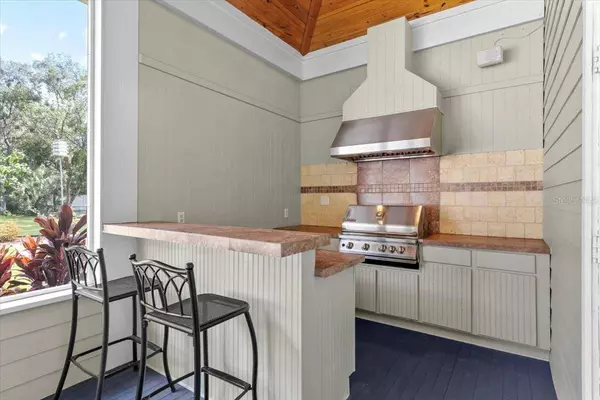 523 2ND AVE SW, Lutz, FL 33548