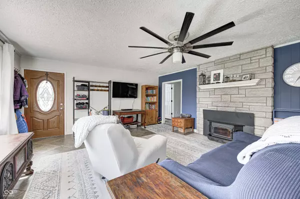 1527 N Washington ST, Danville, IN 46122