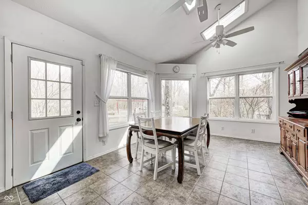 1527 N Washington ST, Danville, IN 46122