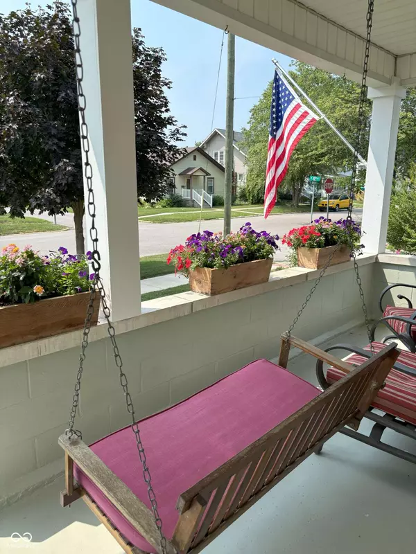 921 W Brook ST, Mitchell, IN 47446