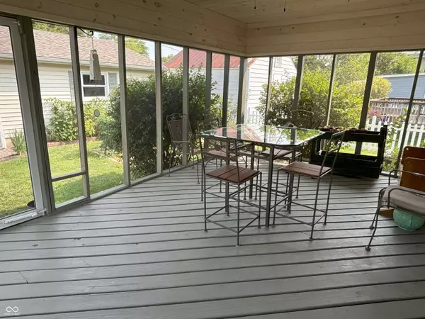 921 W Brook ST, Mitchell, IN 47446