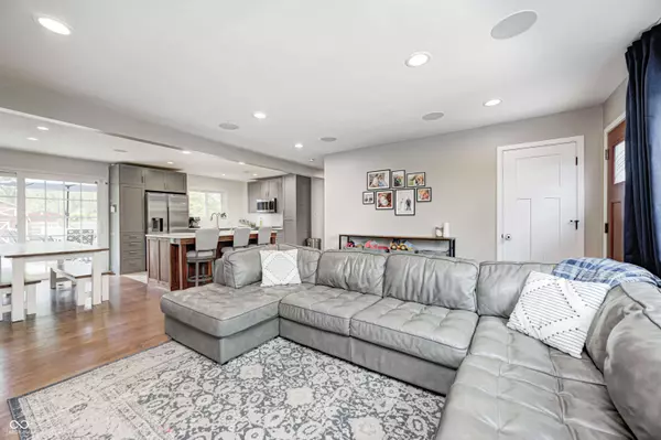 10805 Charlemagne DR, Indianapolis, IN 46259