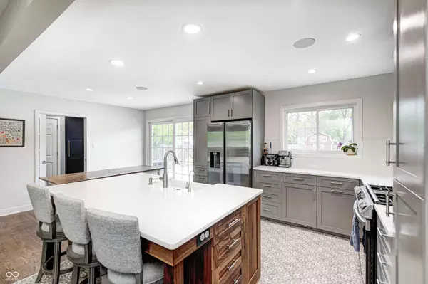 10805 Charlemagne DR, Indianapolis, IN 46259